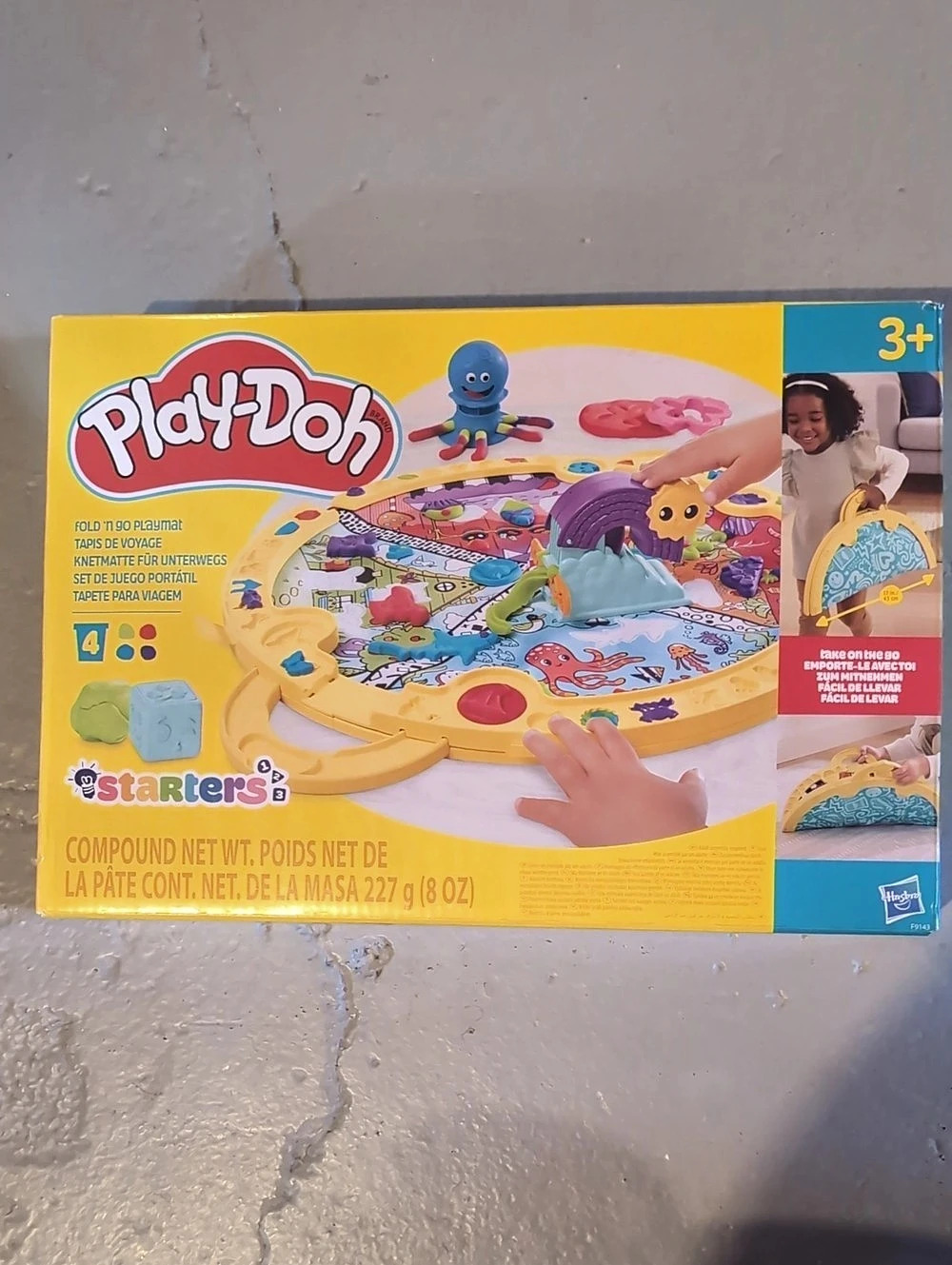 Play-Doh Fold 'n Go Playmat Starter Set Multicolor